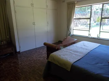 6 Bedroom House