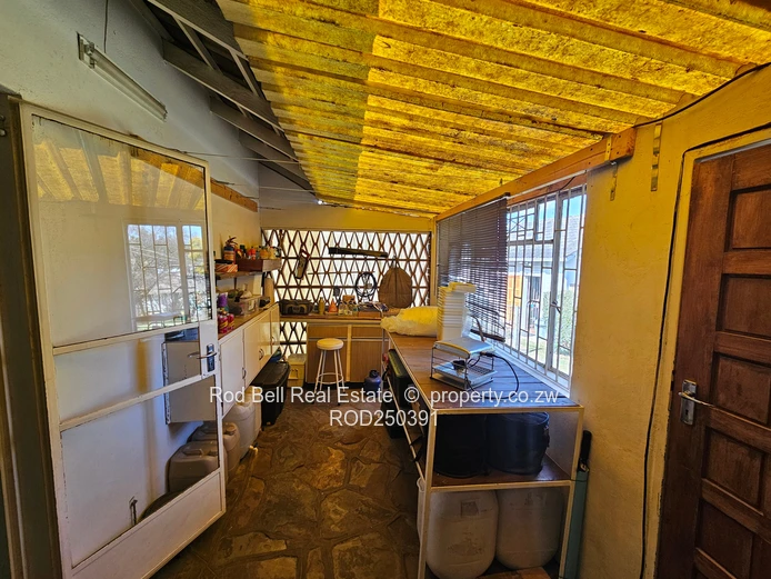 Neat 3-bedroom home and cottage in good location