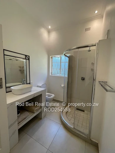 Large family home in quiet neigborhood