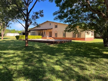 Large family home in quiet neighborhood