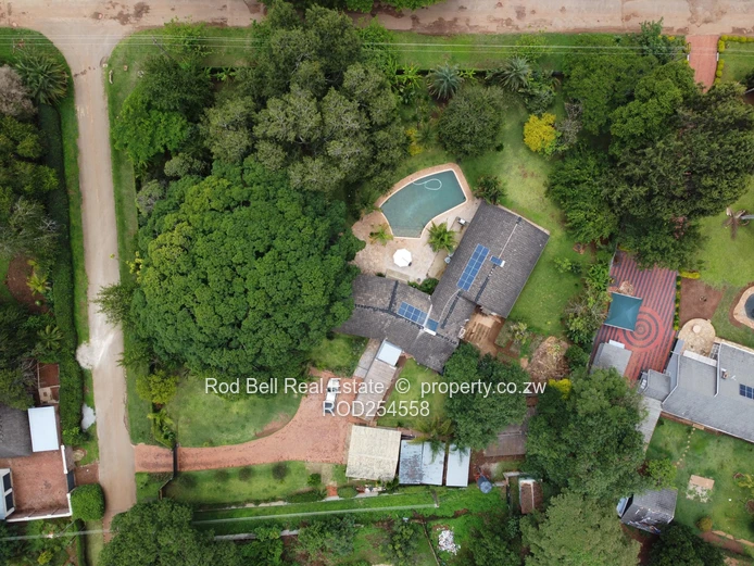Large family home in quiet neigborhood