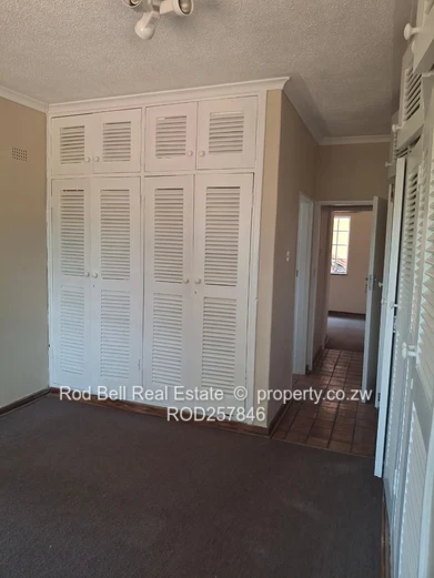 Sunny 2-Bed Garden Flat with Patio & Fireplace - Greendale North, Harare