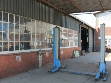 Warehouse & Factory