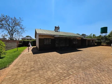 5 Bedroom House