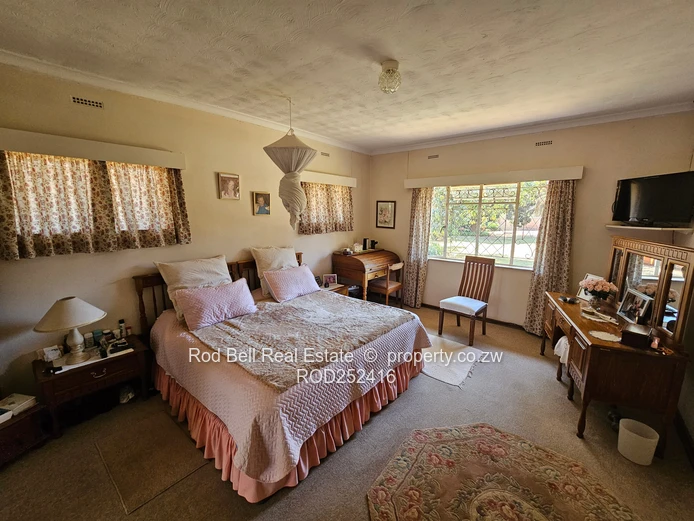 Neat 3 bedroom corner property