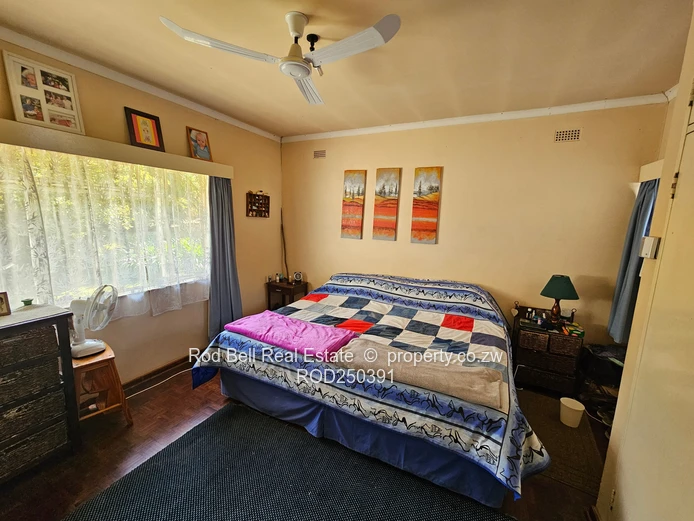 Neat 3-bedroom home and cottage in good location