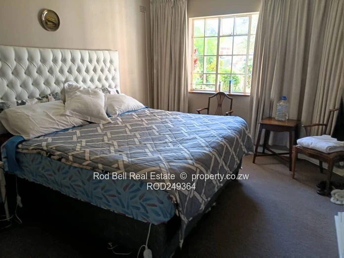 2BR Townhouse in Greendale - Cozy Lounge & Fitted Kitchen