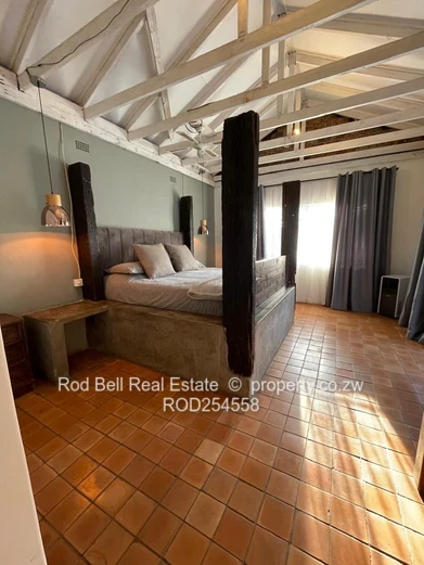 Large family home in quiet neigborhood