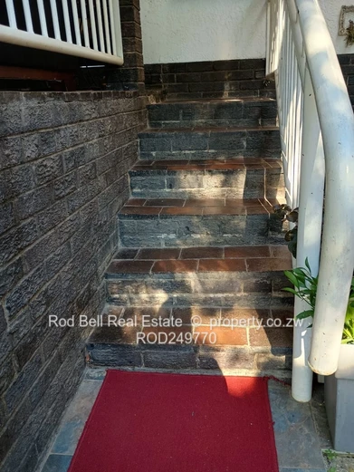 Charming Furnished 1-Bed Apartment with Veranda in Glen Lorne