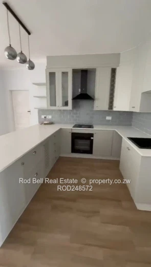Modern 3-Bed Townhouse with Garden in Greendale North