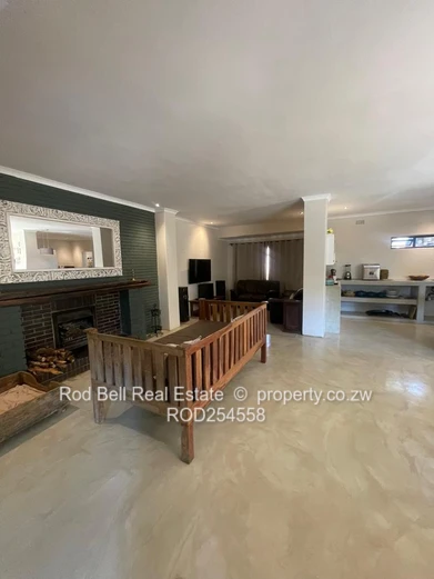 Large family home in quiet neigborhood