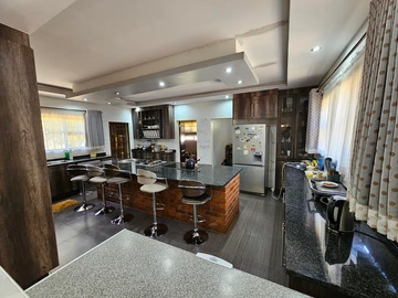5 Bedroom House