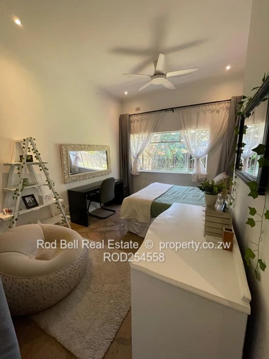 Large family home in quiet neigborhood