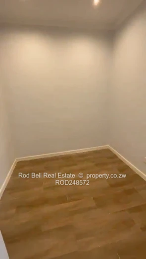 Modern 3-Bed Townhouse with Garden in Greendale North