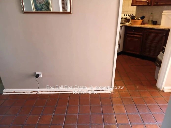 2BR Townhouse in Greendale - Cozy Lounge & Fitted Kitchen