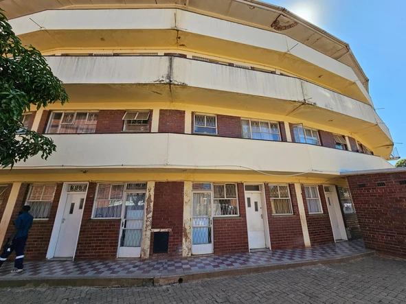 35 Bedroom Flat & Apartment