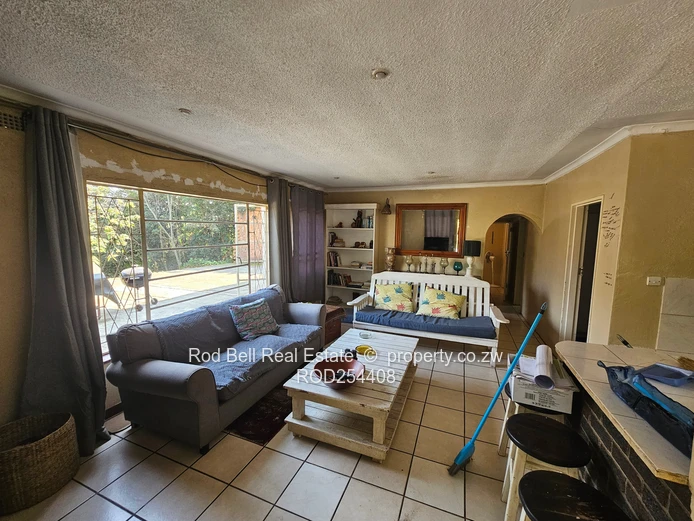 3 bedroom home sitting on 6158m2 of land