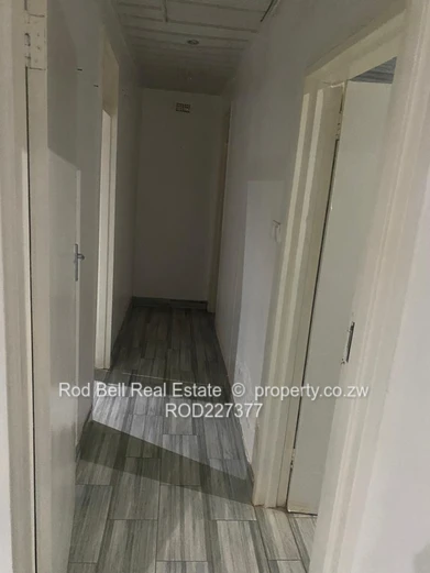 Neat 2-bedroom cottage in a quiet neighorhood