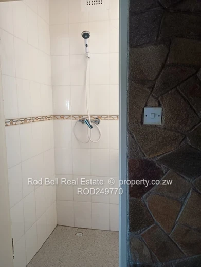 Charming Furnished 1-Bed Apartment with Veranda in Glen Lorne