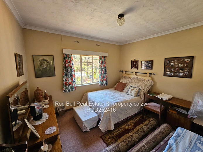 Neat 3 bedroom corner property