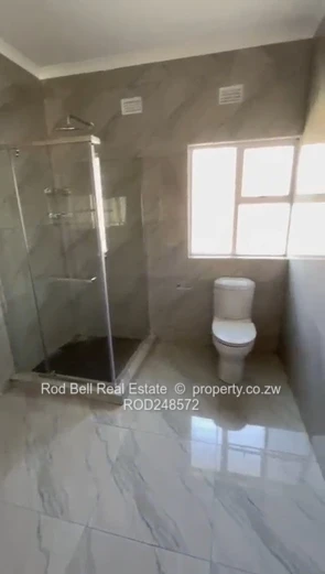 Modern 3-Bed Townhouse with Garden in Greendale North