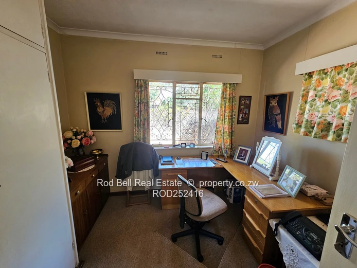 Neat 3 bedroom corner property