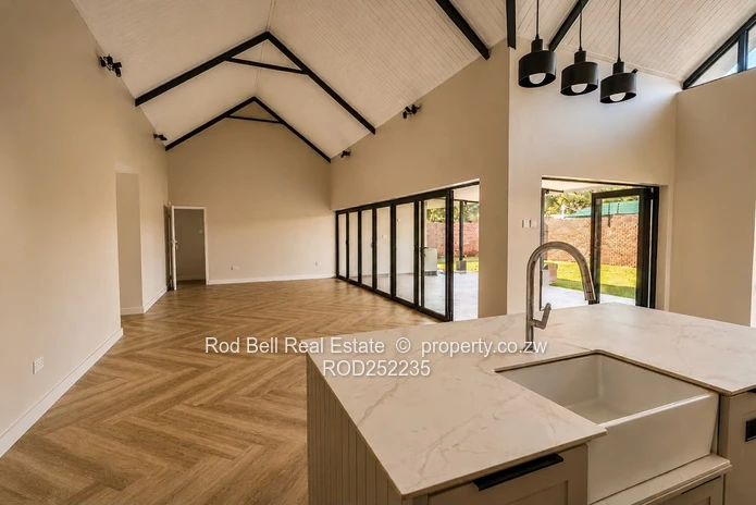 Upmarket brand new 3-bedroom townhouse