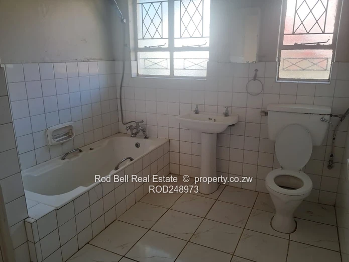 Spacious 2- Garden Flat In Prime Location