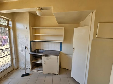 35 Bedroom Flat & Apartment