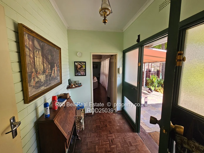 Neat 3-bedroom home and cottage in good location