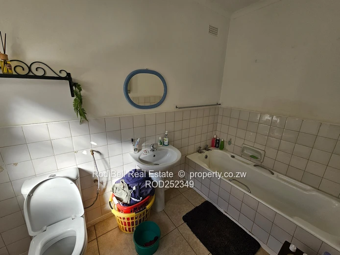 Neat 3-bedroom townhouse in well-established complex