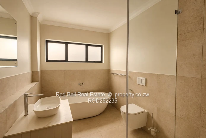 Upmarket brand new 3-bedroom townhouse
