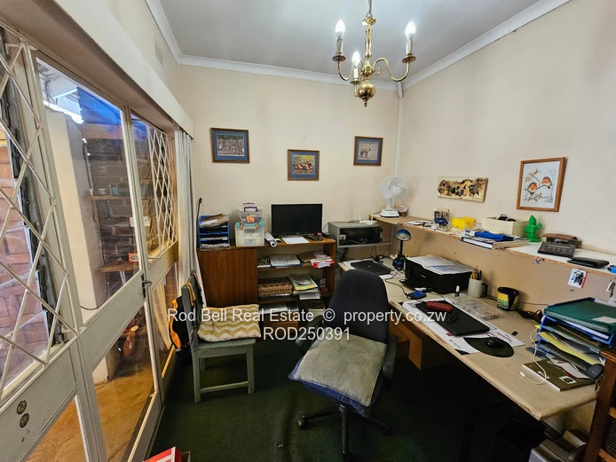Neat 3-bedroom home and cottage in good location