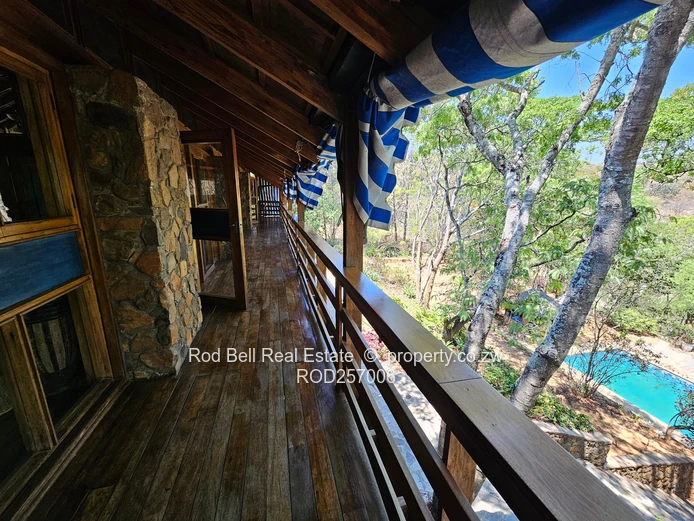 Large family home and cottage sitting on 6 acres with amazing views
