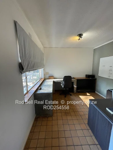Large family home in quiet neigborhood
