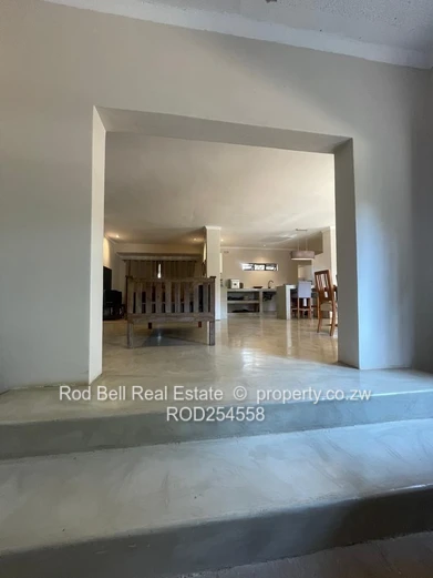 Large family home in quiet neigborhood