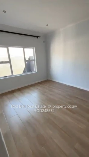 Modern 3-Bed Townhouse with Garden in Greendale North