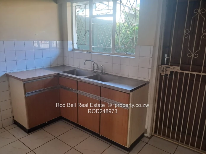 Spacious 2- Garden Flat In Prime Location