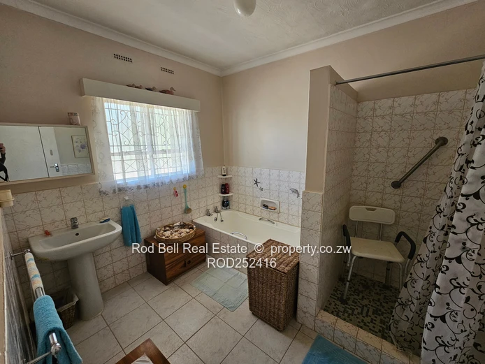 Neat 3 bedroom corner property